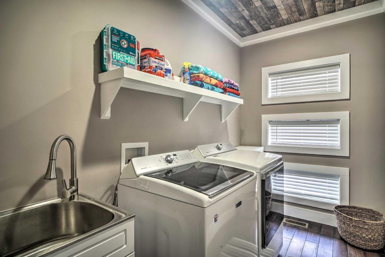 Spacious Sevierville Home With Hot Tub! Exterior photo